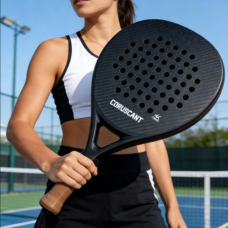 مضرب بادل متعدد الاستخدامات من - مراجعة Padel Racket Carbon وسعره